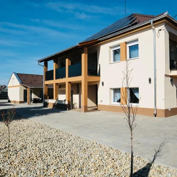 Markó Vendégház, hotel v destinaci Kiskőrös