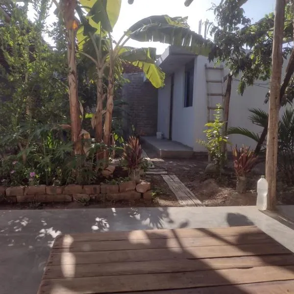 420 Route's Backpackers, hotel in Nazca