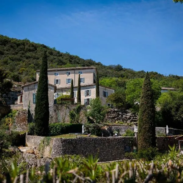 Domaine de Bagard - Village de gîtes - nature et authenticité, hotel di Sauve