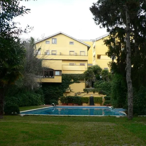 Benito Al Bosco, hotel in Macere