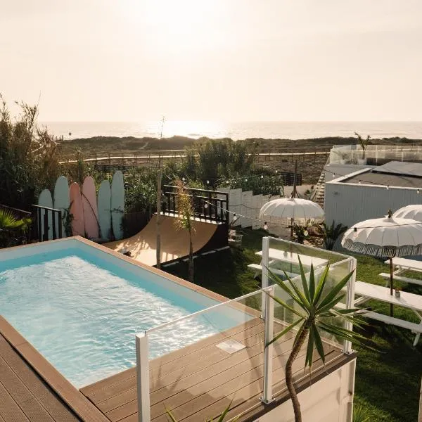 We Surf House، فندق في فيغيورا دا فوز