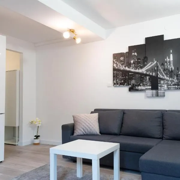 Central Moon Apartment no.1, hotel in Split