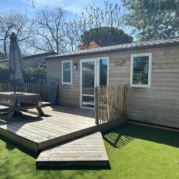 Cottage Essentiel 30m2, Hotel in Arès