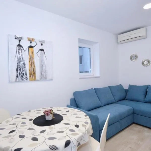 Apartment Smile, hotel in Solin