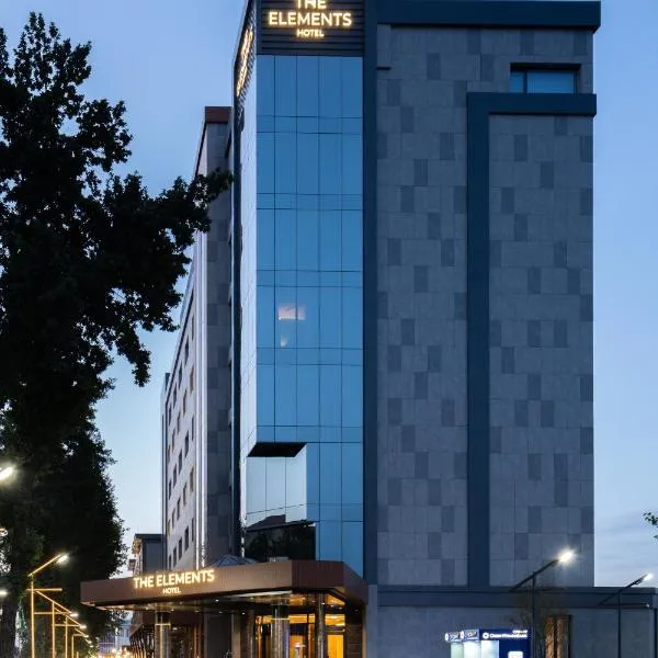 THE ELEMENTS HOTEL, hotell i Salor