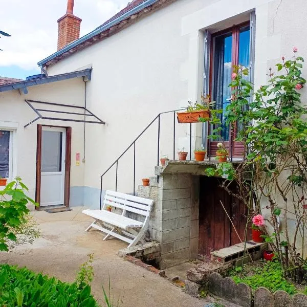 Petite maison étape Loire à vélo ou Compostelle, Hotel in Mosnes