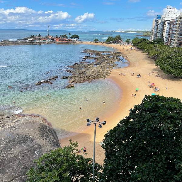Apto maravilhoso a 200m da Praia das Castanheiras