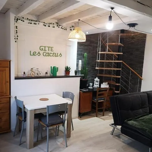 GITE les cactus logement indépendant, hotel in La Chaussée-sur-Marne