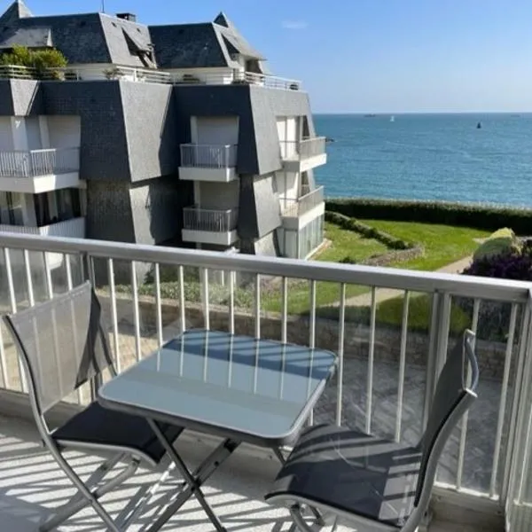 Appt T2 vue imprenable sur Mer, hotel en Saint-Quay-Portrieux