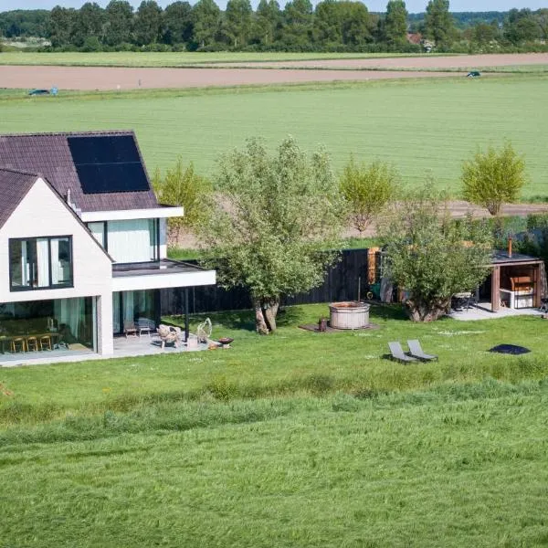 Villa Polderzicht, private luxurious stunning views: Cadzand şehrinde bir otel