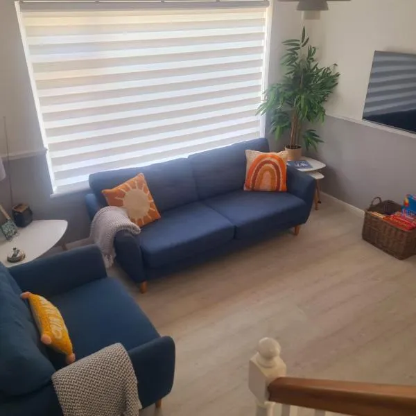 Private 2 bedroom house close to the beach, hotel v destinaci Paignton