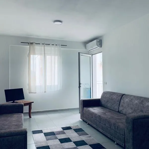 Apartment, готель у місті Gramsh