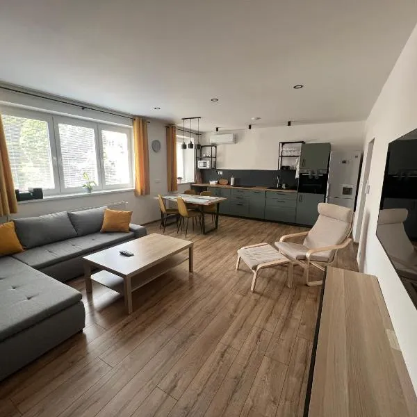 Elegantný Byt v Srdci Mesta, hotel v destinaci Trenčín