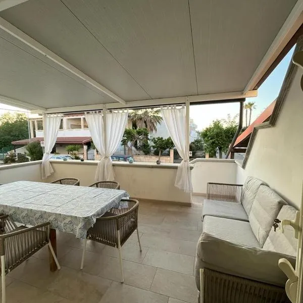 villa TiCia a 100 metri dalla spiaggia con parcheggio privato, hotel Lido Mariniben