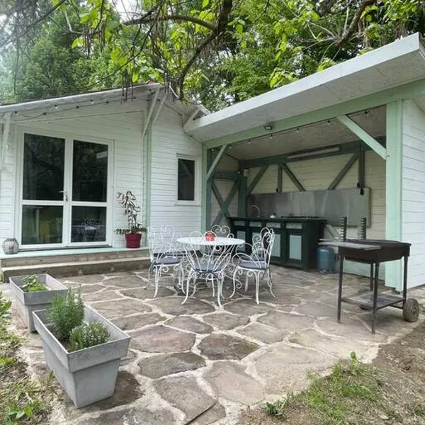 Chalet au bord de l'étang, ξενοδοχείο σε Sérilhac