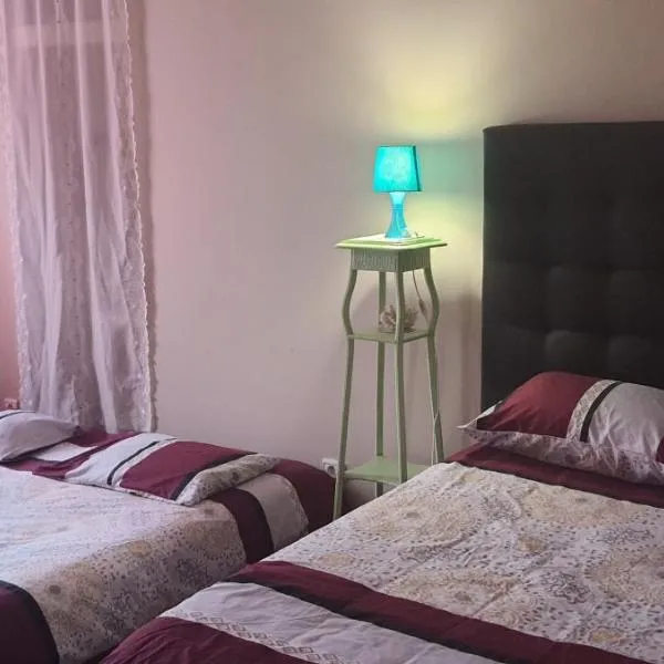 Chante-Cristal, hotel v destinaci Target