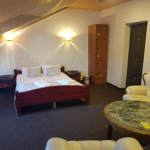 Maza Kalna 27 – hotel w mieście Ulbroka