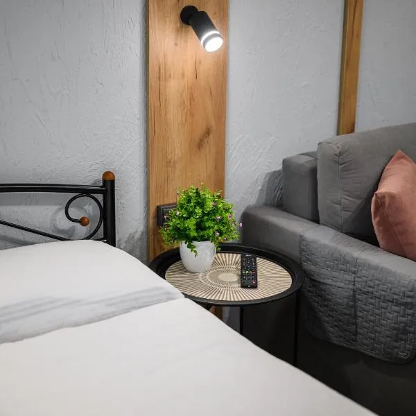 Нові затишні smart-квартири LеГо, hotel en Úzhgorod