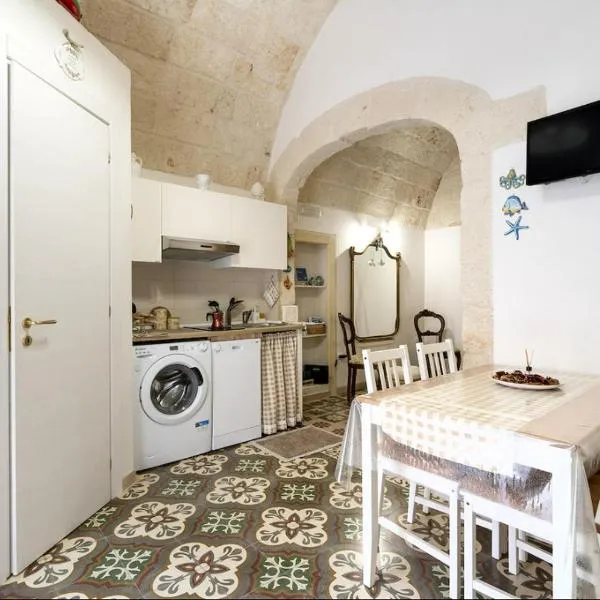 Chiarina rooms 2, hotel v destinaci Polignano a Mare