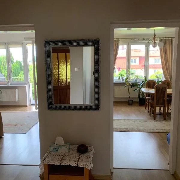 Apartament z ogrodem Harcerska 4, ξενοδοχείο σε Ζάμοστς