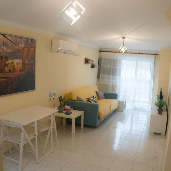 Modern cozy apartment in Kalamaria, hotel v destinaci Kalamariá