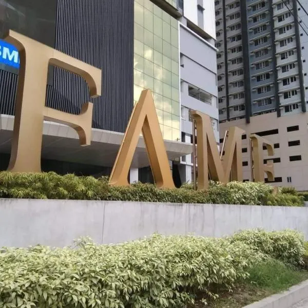 The ICONIC: Comfortable living by Awsom Phil, Hotel in Manila