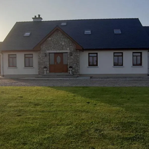 Cherry blossom Erris, hotel in Carrowteige