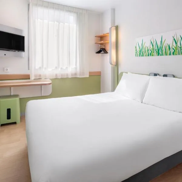 B&B HOTEL Zaragoza Plaza Mozart, готель у місті Zuera