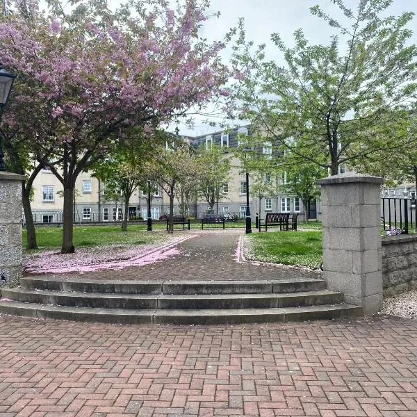 Ground floor Central 1 bed with parking, hotel in Aberdeen