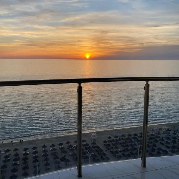 Durres Beachfront Luxury Residences 13, hotel in Durrës