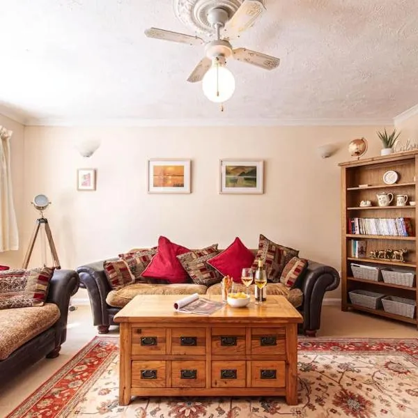 Tranquil 4 Bed Bungalow, Large Garden, Plenty of Parking، فندق في Carbis Bay