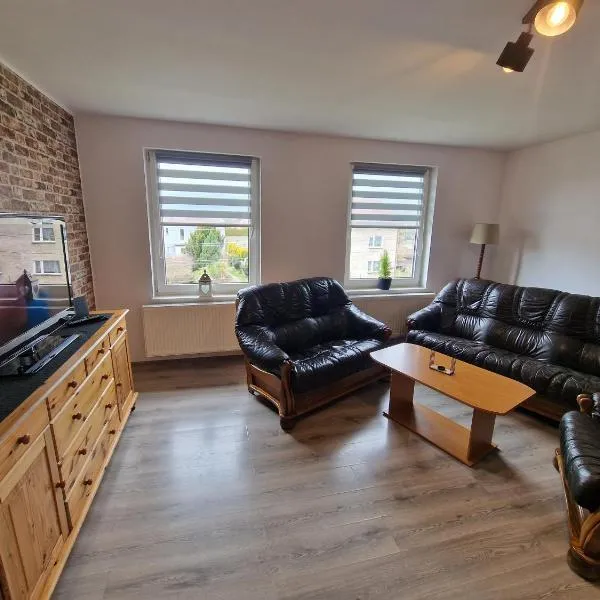 Przestronny apartament +siłownia, hotel v destinácii Bytom