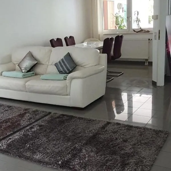 Ferienwohnung zentrale Lage、イダー・オーバーシュタインのホテル