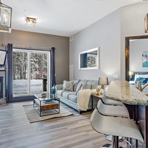 Nature's Nook by Instant Suites Pool & HotTub, hotelli kohteessa Canmore