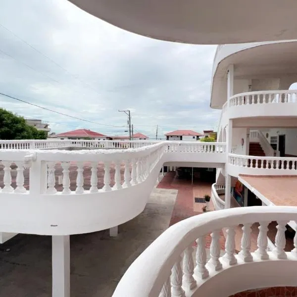 Las Palmas Hotel, hôtel à Corozal Town