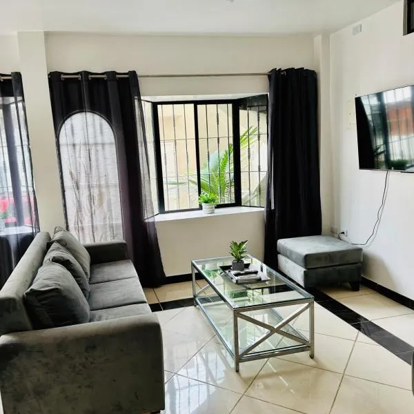 Comfortable 3-Bedroom Apartment, close to the American Consulate, hotel v destinaci Guayaquil