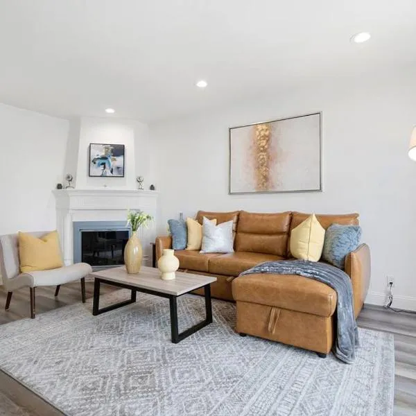 Stunning 2BR w/ 1BA Home near BART, hotel v destinaci Daly City