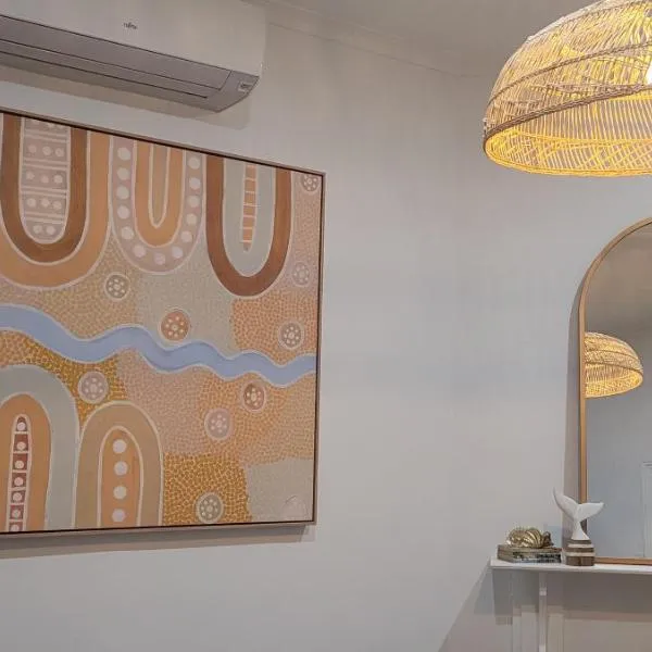 Boutique Beach House in the HEART of St. Kilda, hotel v Melbourne