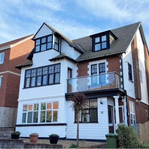Bright, spacious flat close to beach, Cliff Road, hotel a Sheringham