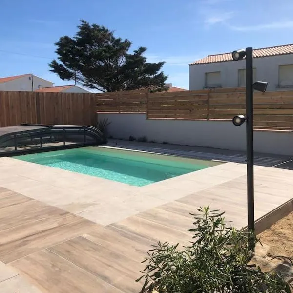Villa avec piscine à 80 m de la plage, hotel v destinácii Brétignolles-sur-Mer