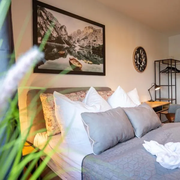 SweetHome - Zentral - Küche & Parkplatz, WiFi, hotel in Halle an der Saale