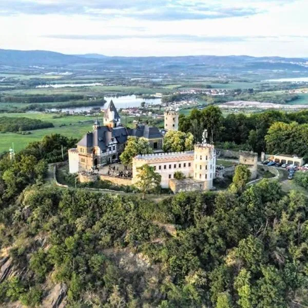 Penzion hrad Doubravka, hotel v destinaci Teplice