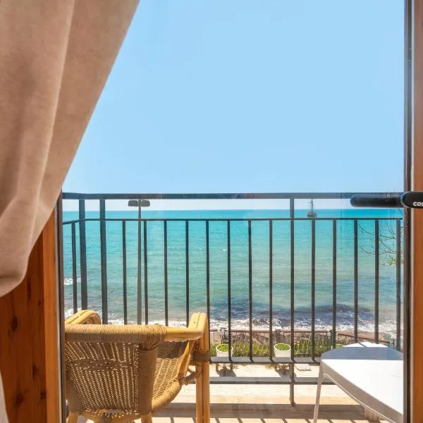 Beach House Hotel, hotel a Side