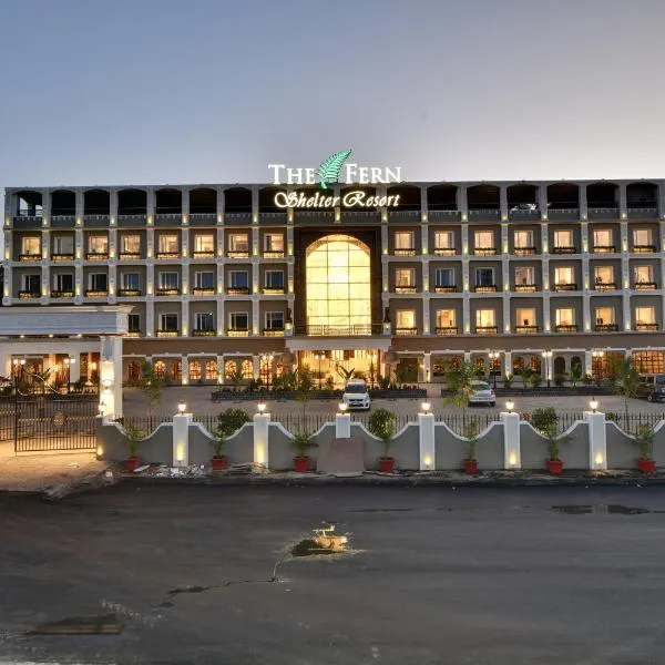 The Fern Shelter Resort Palghar, hotel in Māhīm