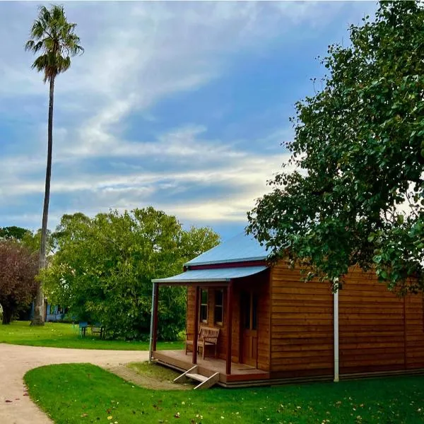 Willunga Gallery Cabins, hotel en Aldinga Beach