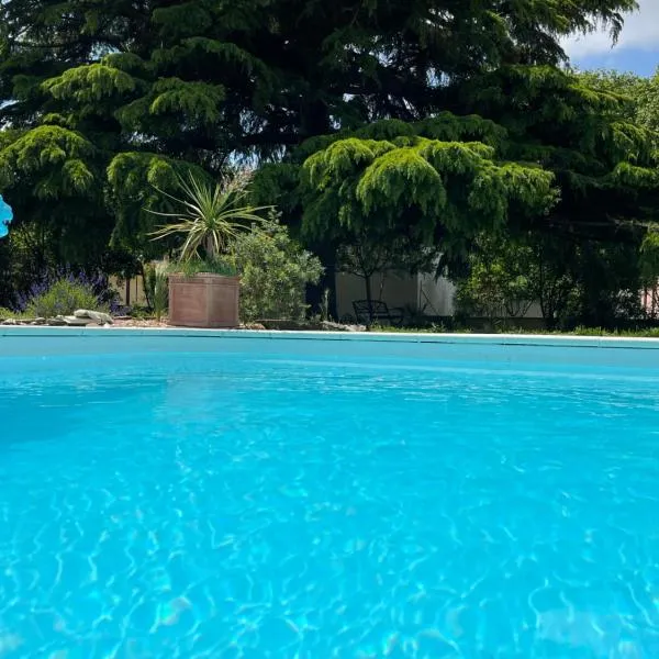 Suite à la Villa Cattus, hotel v destinaci Bram