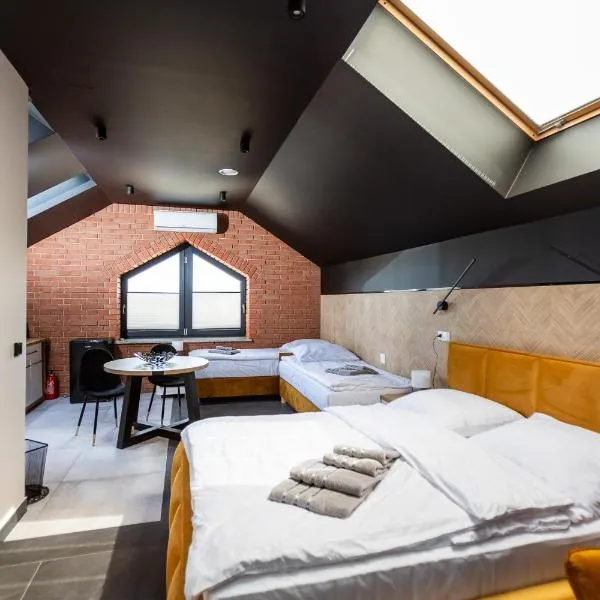 Hostel Dzika Kaczka, hotel v destinaci Skrzyszów