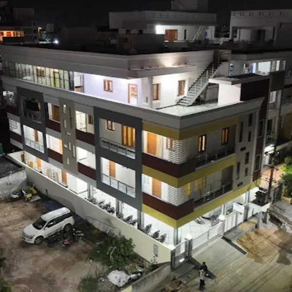 Padma Homes Stay- Luxury Service Apartment 1BHK & 2BHK & 3BHK, хотел в Тирупати