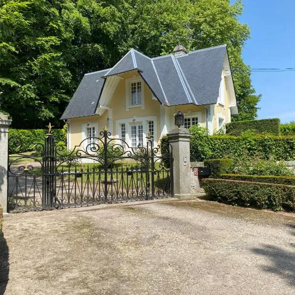 La Maison du Gardien, Chateau de lAvenue, отель в городе Pierrefitte-en-Auge