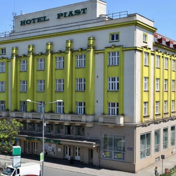 Hotel Piast, hotel in Vělopolí